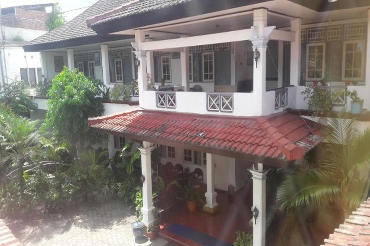 Hotel Airlangga マタラム エクステリア 写真