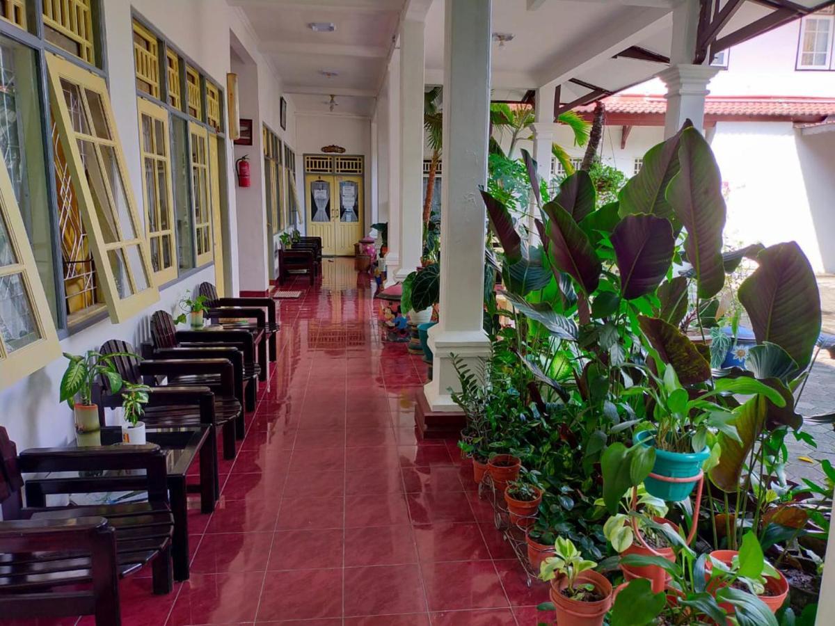 Hotel Airlangga マタラム エクステリア 写真